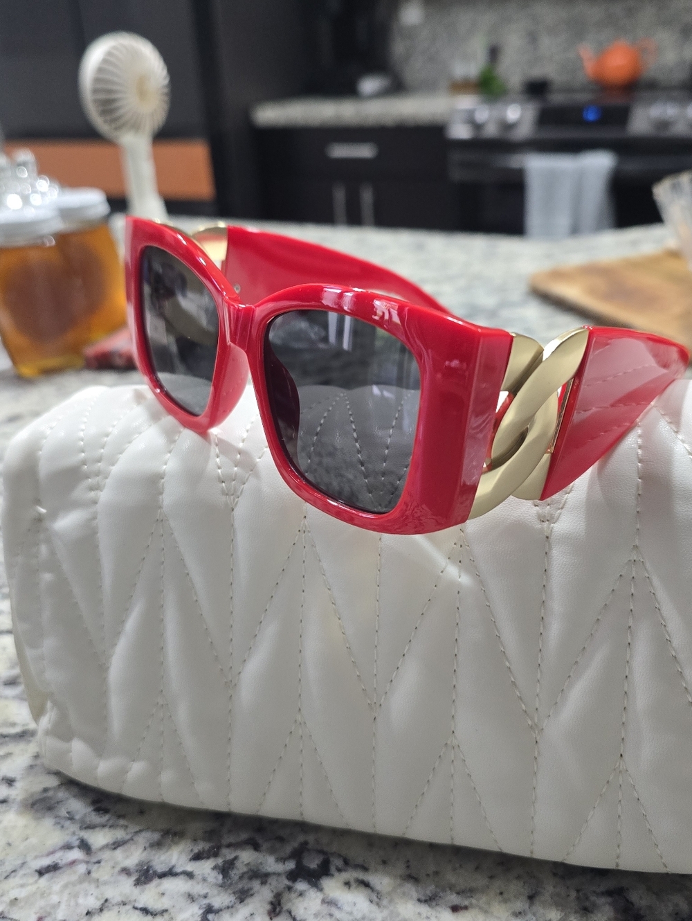 5 for $ 25 Bundle deal - Fashion Nova red women's oversized sunglasses NWOT - Picture 6 of 6